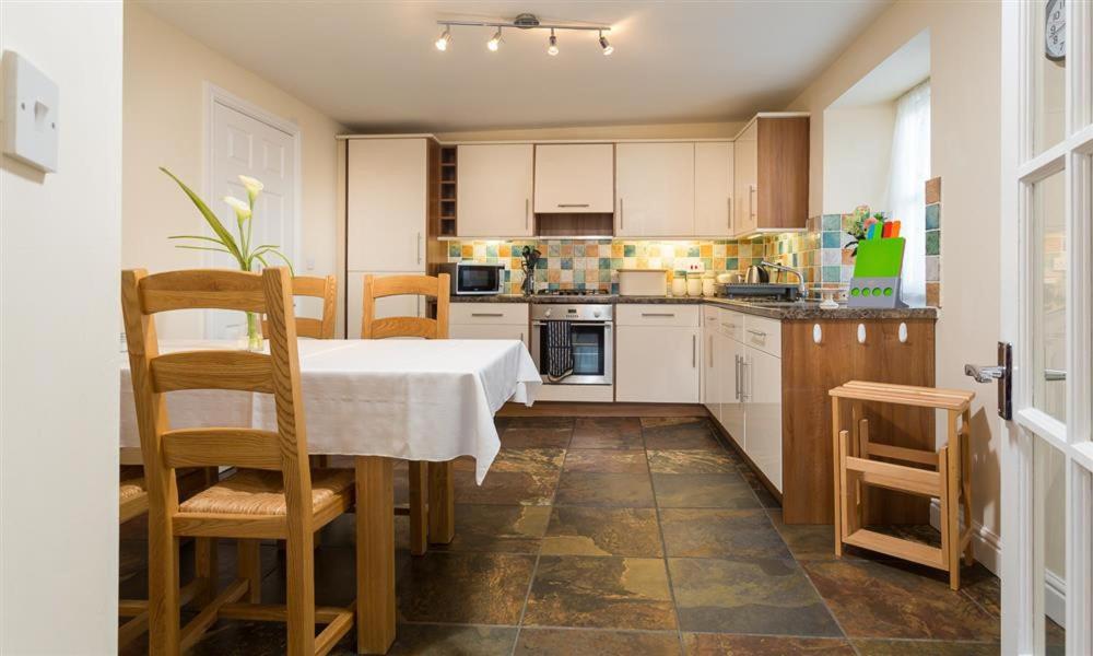Woodside West Villa Боунес он Уиндърмиър Екстериор снимка